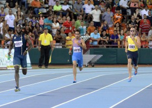 javier culson Ultimos mestos de los 400m. Foto Rafael Contreras