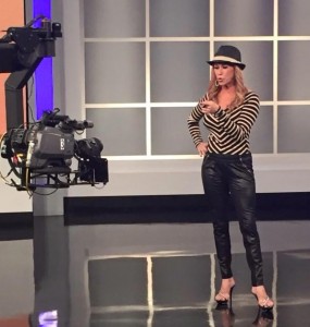 SONYA EN PAPARAZZI 2